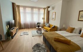 Lovag8 Apartment